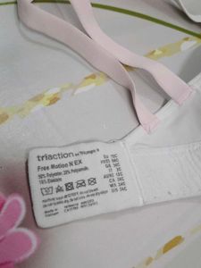 (200)White Sports Bra - Comfortable &amp; Supportive