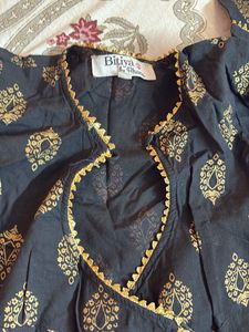 Girls Black &amp; Gold Printed Kurta Set