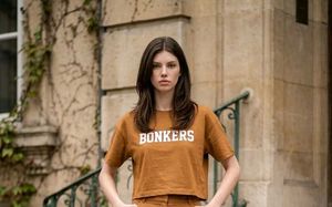 Trendy Cropped "BONKERS" T-Shirt