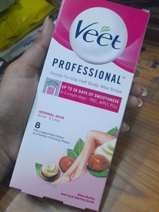 Veet Body Wax Strips And Pond's Light Moisturizer