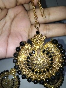 Black beads Kundan Earrings &amp; Tikka Set