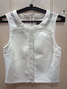 Chic White Sleeveless Top