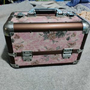 Vintage Style Cosmetic Travel Case
