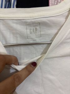 Gap White T-Shirt