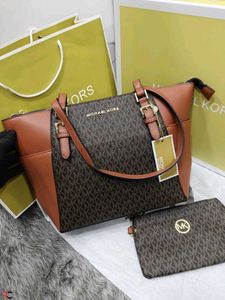 MICHAEL KORS* *CHARLOTTE TOP-ZIP LOGO TOTE BAG*