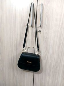 Black Handbag (NEW)