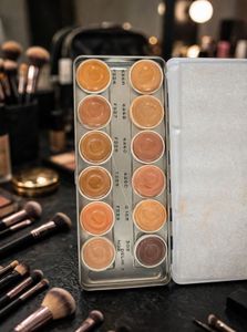 🤎 KRYOLAN 12-COLOR CONCEALER PALETTE – PROFESSION