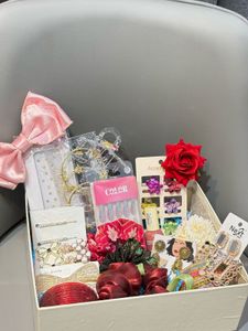 Beautiful Accessories Hamper