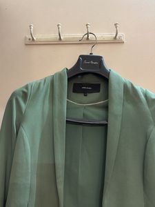Green structured blazer