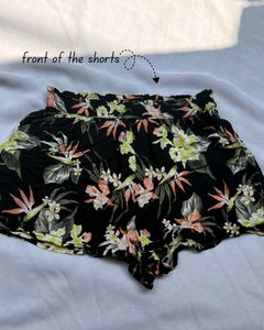 H&amp;M Tropical Print High-Waisted Shorts