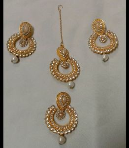 Elegant Kundan Maang Tikka & Earrings Set