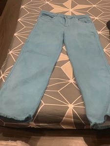 women jeans & T-shirt combo