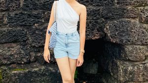 Chic One Shoulder White Top