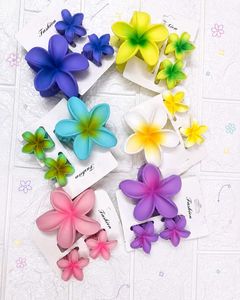 Cute Flower Hair Claws (Set of 3)