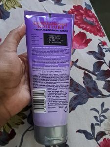 L'Oreal Hyaluron Night Cream (180ml)