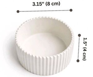 Set of 2 White Ribbed Candle Holders