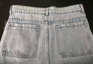 💙 Light Washed Straight leg Jeans 💙