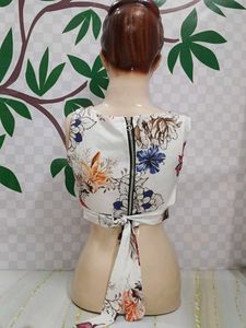 (1400)Stylish Floral Print Crop Top
