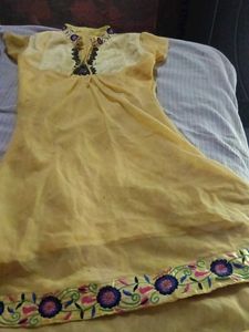 Elegant Yellow Kurta Set size m