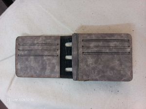 Stylish Lerv's Wallet - Classic Design