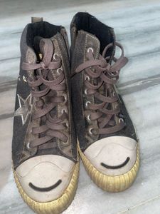 Korean High-top Sneakers with Star Detail