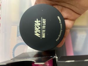 new NYKAA Matte to Last Loose Powder