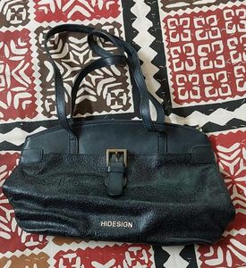 Chic Black Leather Handbag