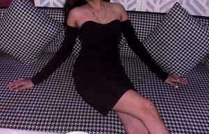 Chic Black Bodycon Dress with Detachable Sleeves