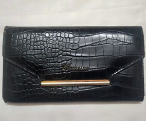 Chic Black Croco Wallet