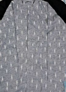 Classic full sleeve kurta with metallic buttons