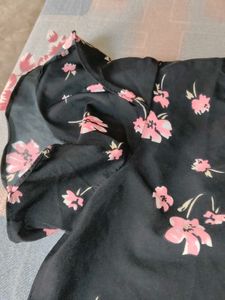 Floral print top🌸