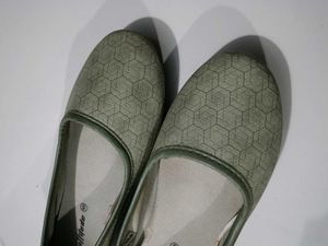 Stylish Green Ballet Flats