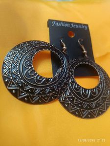 New Fashionable Circle Earrings