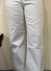 Women's White Straight Leg Jeans