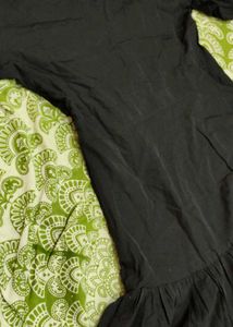 Stylish Black dress.