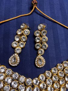 Elegant Crystal Necklace &amp; Earrings Set