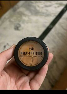 Make-Up Studio Foundation
