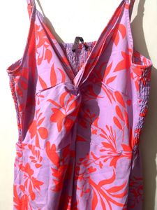 🌸Floral jumpsuit with Cutout🌸