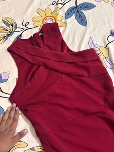 Elegant Red One-Shoulder Maxi Dress