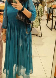 Elegant Teal Pleated Midi Dress