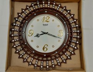 Wall Clock & Decor ⏰️