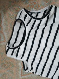 combo+++ 3 tops ....Black &amp; White Striped Knit Top