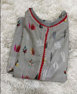 Stylish Grey Kurta Set with Floral Print
