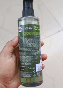 Buds &amp; Berries Acne Fight Face Wash