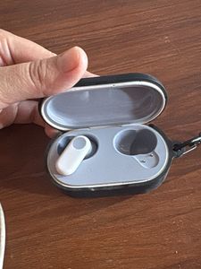 OnePlus Earbud with case