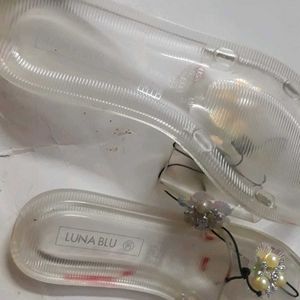 New lunablu slide sandals