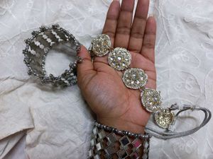Mirror cuff and kundan floral choker set✨