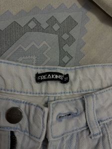 Graphic Tank Top With Jeans Combo