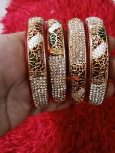 Exquisite Set of 4 Traditional Bangles