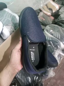 NEW NO USED CASUAL SHOES,